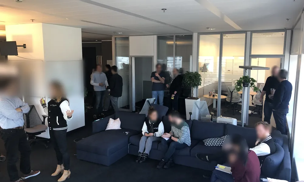 Sesja w Finleap Connect, w biurowym lounge’u